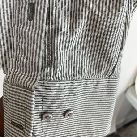 Victorinox Men’s Pinstriped Button Down Size XL Gray & White Italian Cotton - Picture 7 of 12